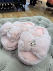 Rosa Fluffiga tofflor