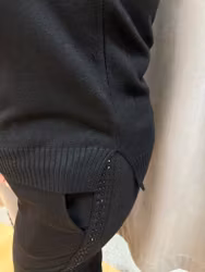 Svart stickad polotröja