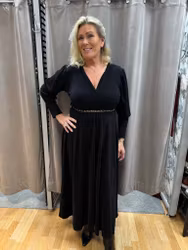 Svart glittrig omlott klänning