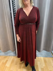 Vinröd glittrig omlott klänning