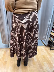 Brunmönstrad midikjol