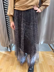 Mörkbrun meshkjol med leomönster