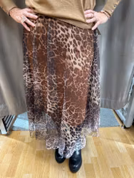 Brun meshkjol med leomönster