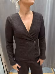 Brun glittrig kavajblus med silver knapp