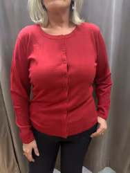 Röd finstickad kofta