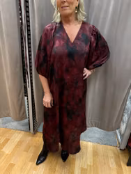 Bordeaux mönstrad klänning