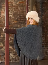 Beige Fuskpälsmössa