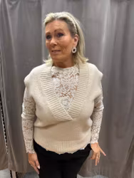 Stickad beige väst