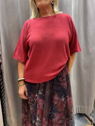 Hallonröd mjuk stickad t-shirt