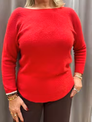 Röd mjuk tunnstickad tröja