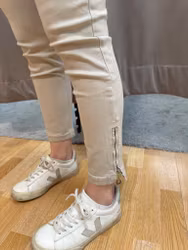 Kittfärgade stretchiga jeans 68cm