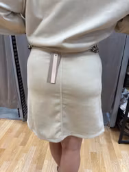 Beige kjol i mjuk mockaimitation