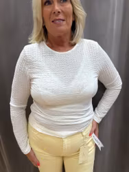 Offwhite långärmad topp i kräppat tyg