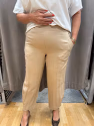 Beige byxa i ankellängd