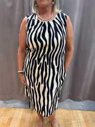 Zebramönstrad klänning