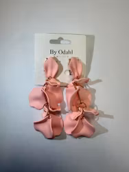 Örhängen med ljusrosa löv