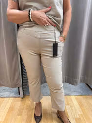 Beige dra på byxor i superstretch
