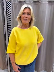 Gul mjuk stickad t-shirt