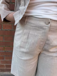 Sandfärgade cityshorts i linnemix