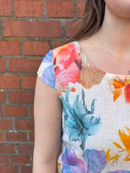 Linneklänning med blommönster