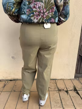Olivgrön barrel byxa i super stretch