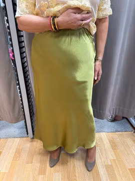Grön satinkjol