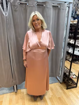 Rosa långklänning i satin