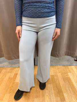 Ljusblå stretchiga högmidjade byxor