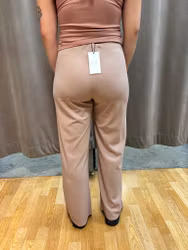 Puderrosa stretchiga högmidjade byxor