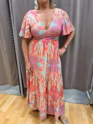 Multifärgad paisleymönstrad klänning