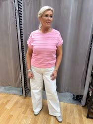 Rosa stickad topp med hålmönster