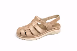 Sandfärgad flätad sandal i syntetläder