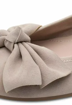Taupe färgade ballerina med rosett