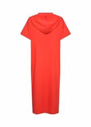 Vallmoröd klänning med luva