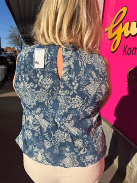 Mönstrat jeansblått linne med strass