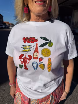 Vit T-shirt med tryck och strass