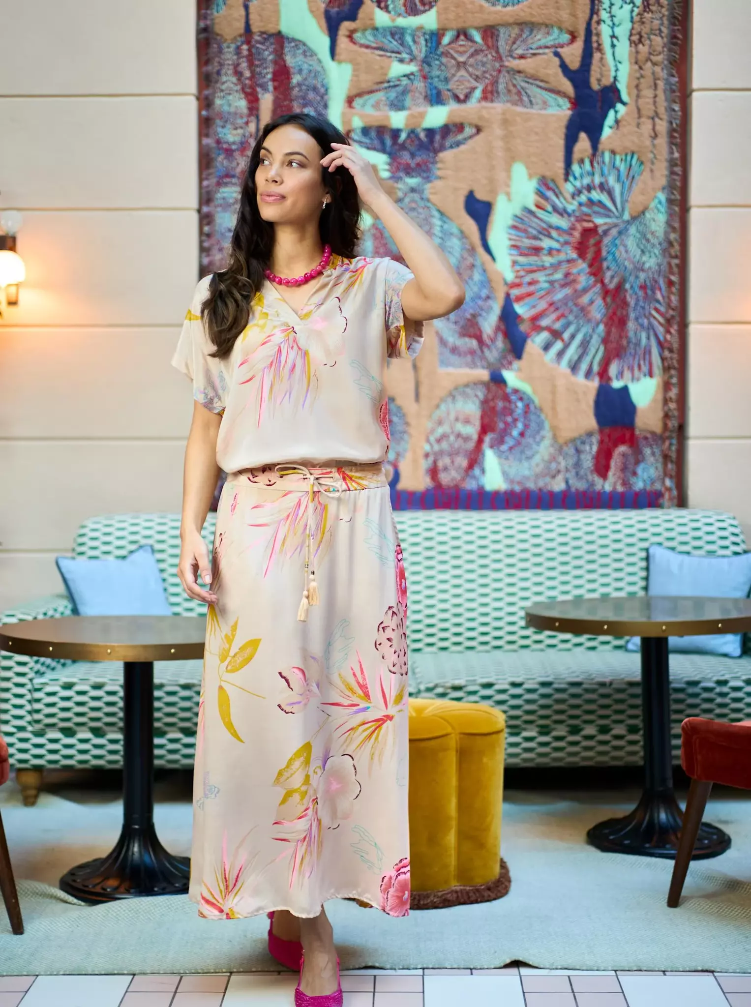 Puderrosa mönstrad kjol med knytband