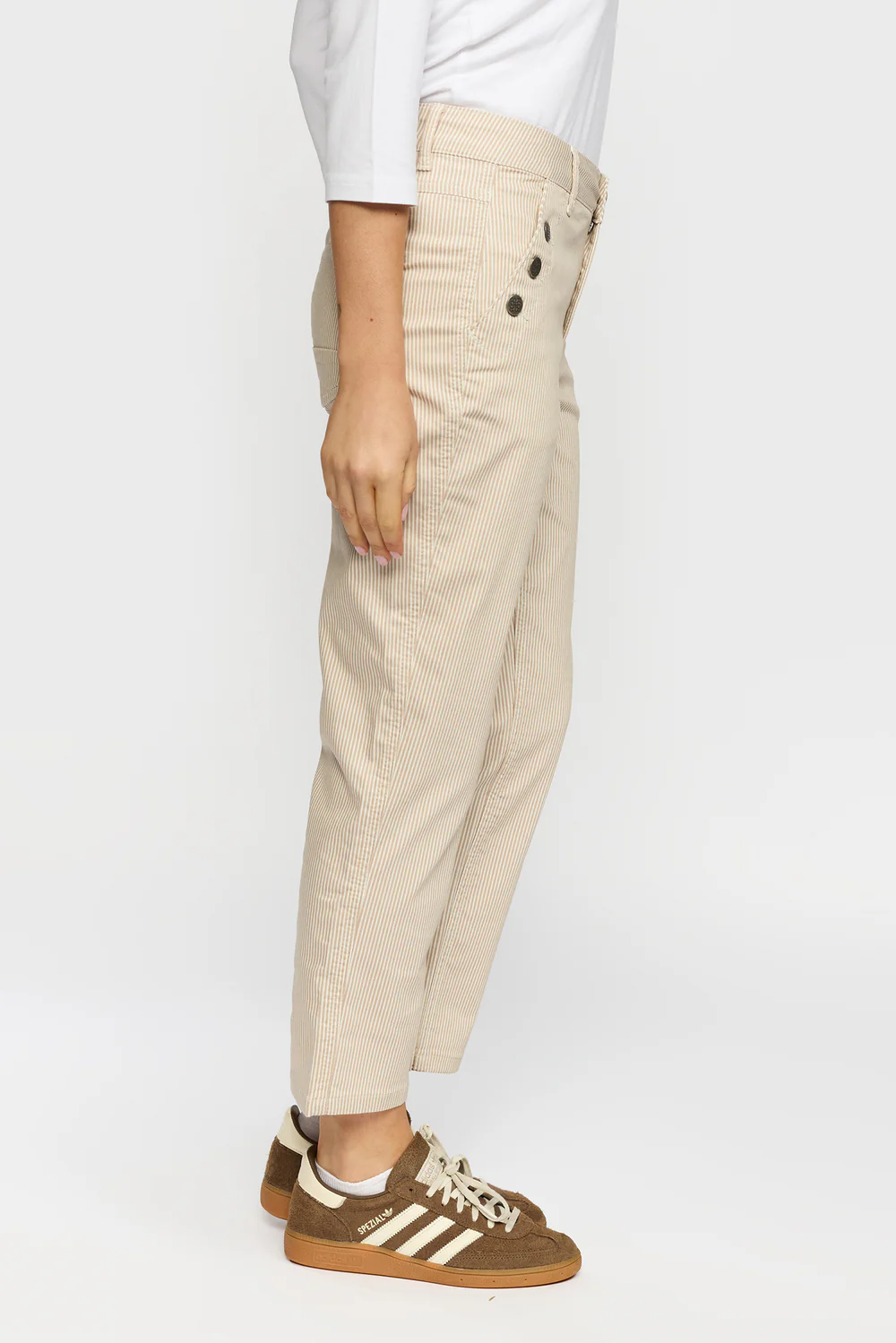 Kadettrandig byxa 7/8 dels längd beige/vit