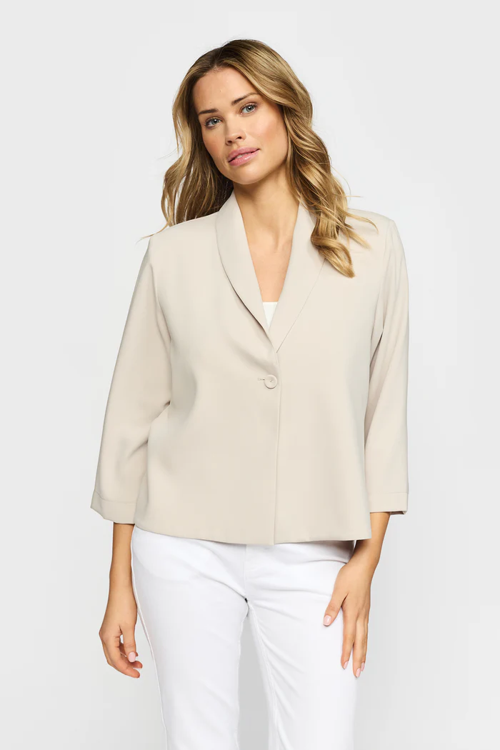 Kort beige kavaj med 3/4 ärm