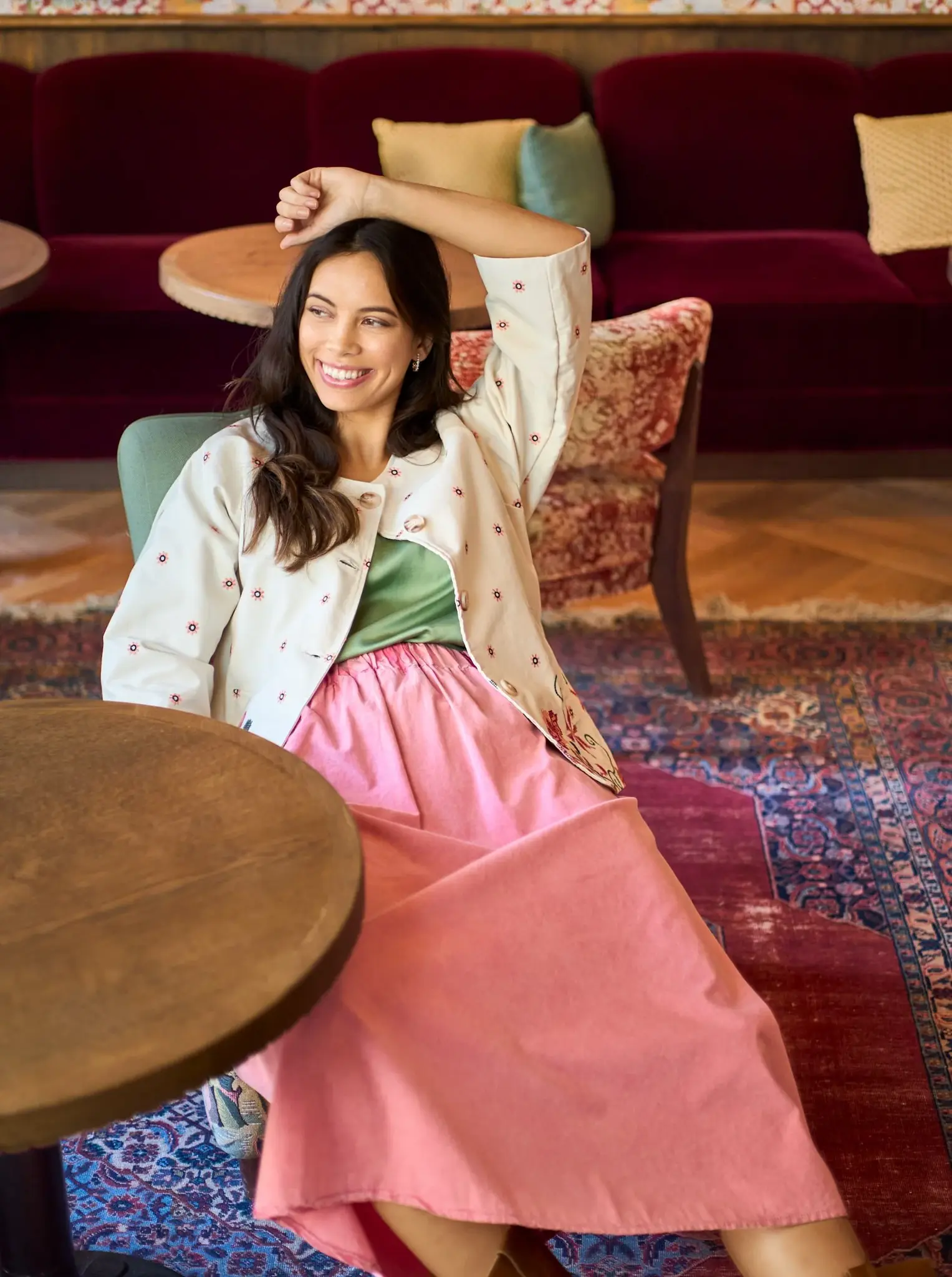 Armygrön satinblus med lös passform