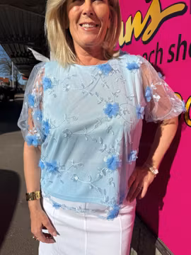 Blå topp med 3D blommor