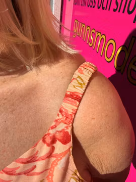 Mönstrat linne i corall