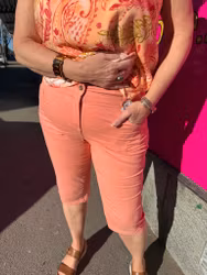 Aprikosfärgade capribyxor