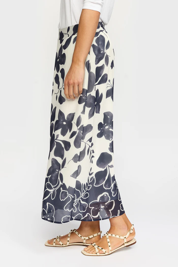 Vit och marinblå kjol