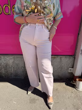 Ljusrosa barrel jeans
