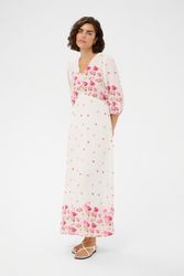 Vit maxiklänning med rosa blommor
