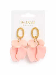 Örhängen med rosa löv och guld