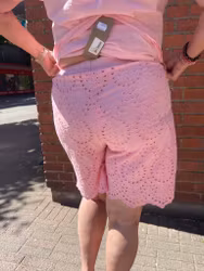 Rosa shorts med hålbrodyr