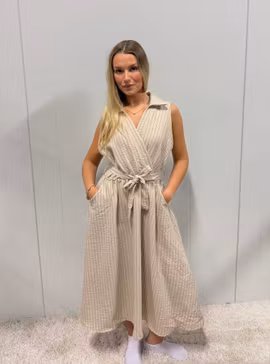 Sarah klänning beige