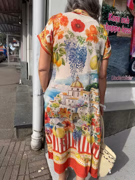 Glittrig kaftan Dolcevita med medelhavsmotiv